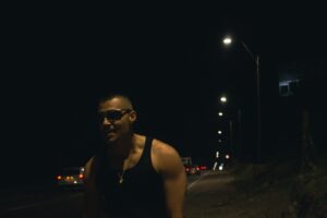 Read more about the article Aldeano de Neptuno, de Colombia, presenta ‘Carreteras a media noche’, una canción reflexiva e introspectiva