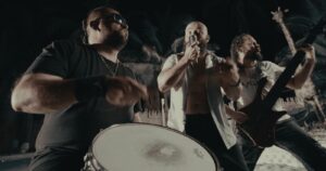 Read more about the article El grupo colombiano Mad Dogs presenta ‘Sabueso’, una canción rock de fiesta y seducción