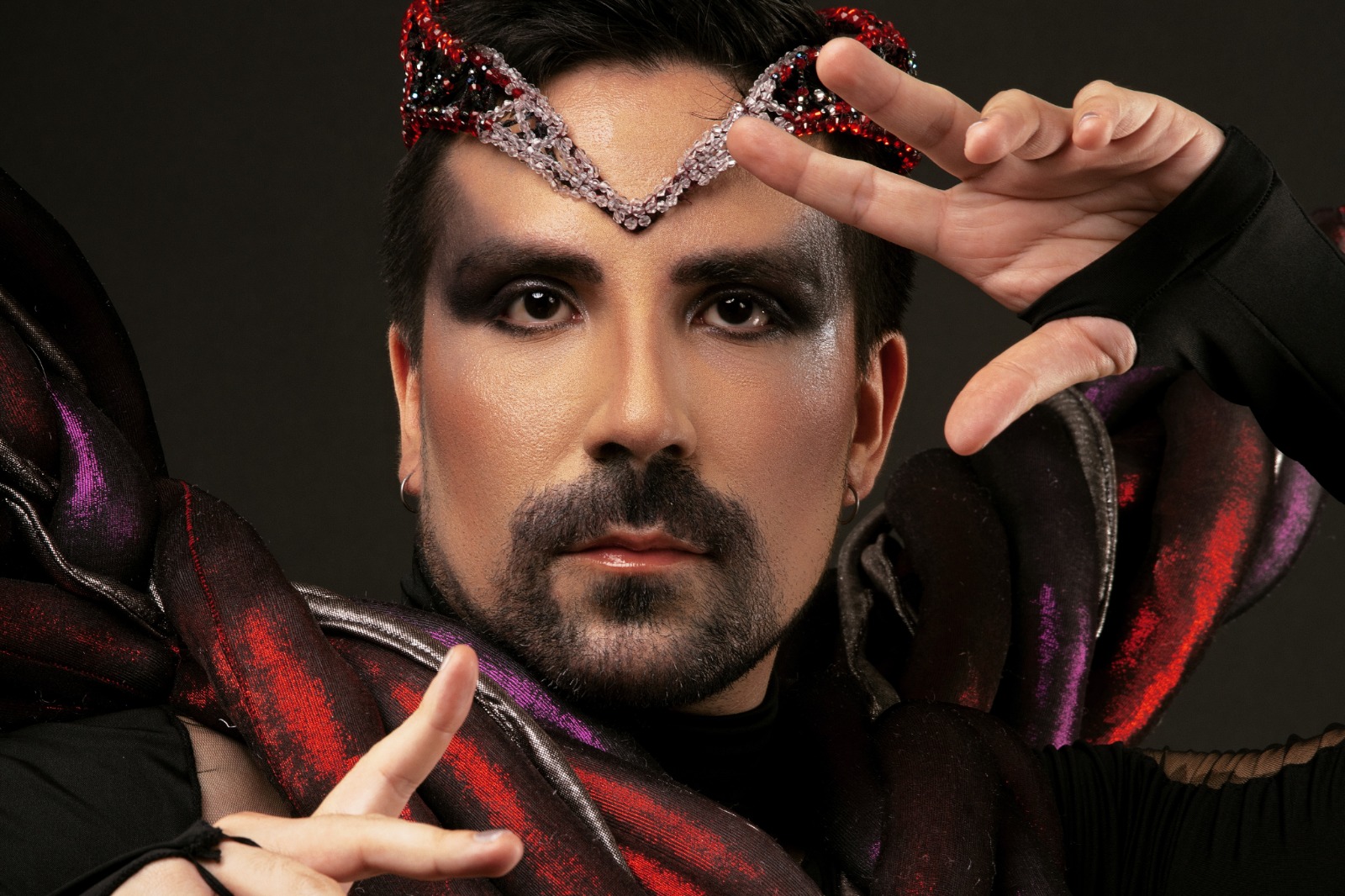 Read more about the article Kamalo Plute presenta su EP ‘Orígenes’, un viaje a sus raíces