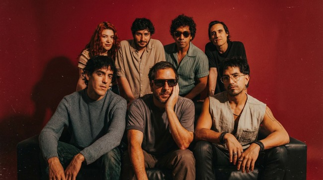 Read more about the article Autobús estrena “Divina canción”, el primer destello de ‘La vida de ensueño’