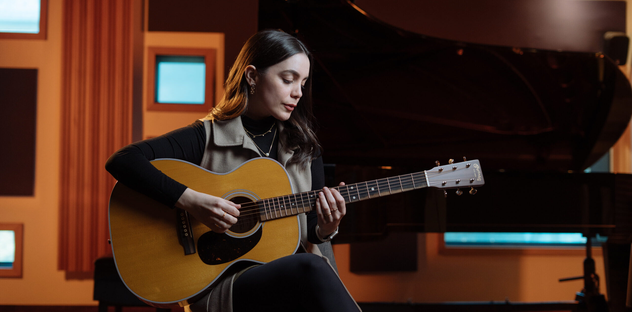 Read more about the article Ceci Juno transforma la ruptura en renacimiento con “Arde”, un pop íntimo que abraza el cambio