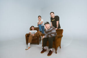 Read more about the article Comic Sans se han propuesto liderar la escena midwest emo española y con “Todas las cosas que nos salieron mal” lo van a lograr