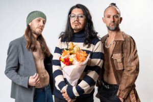 Read more about the article Tensión Flora lanza ‘Tanta Miel’: Un Grito de Libertad
