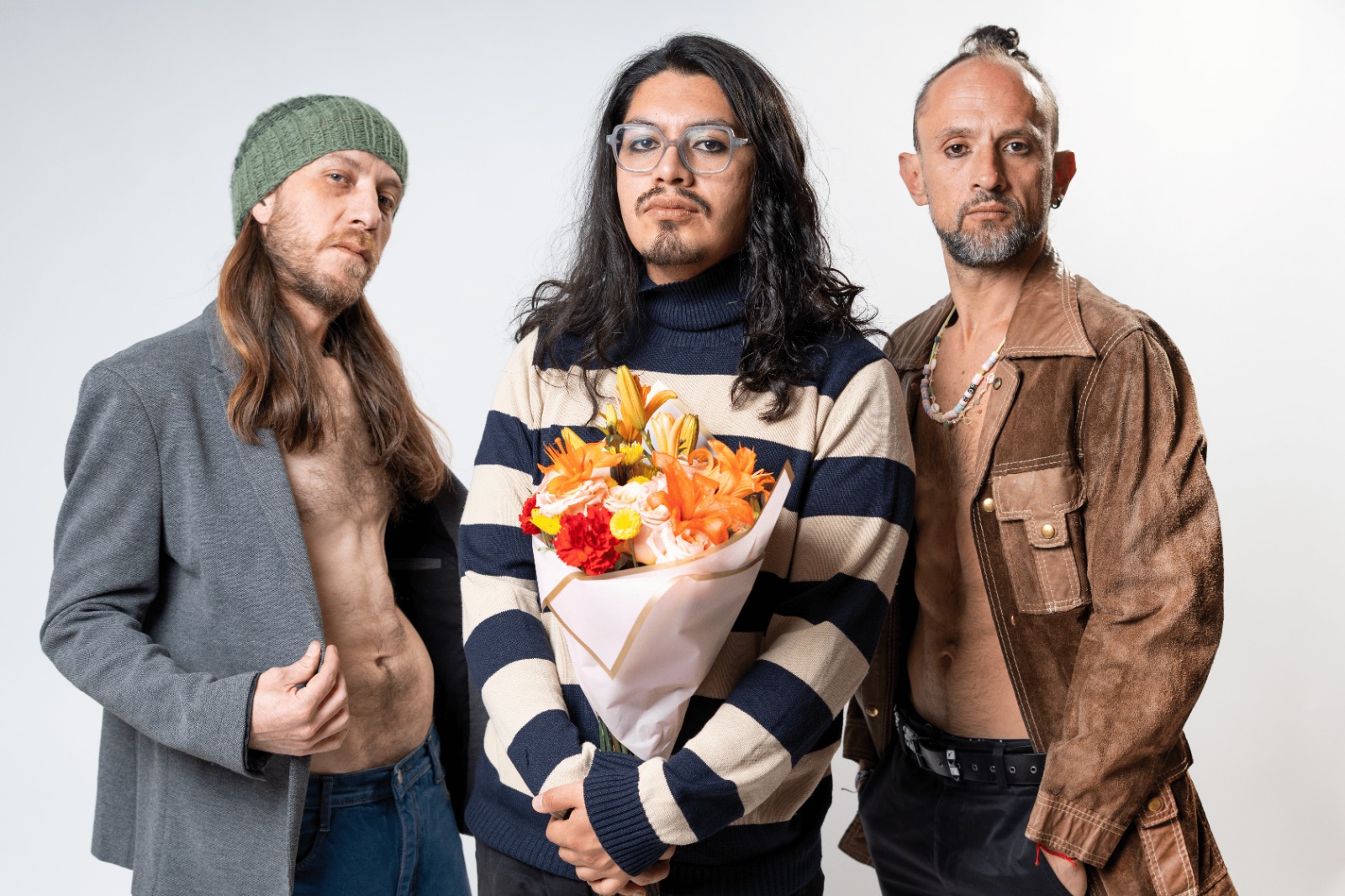 Read more about the article Tensión Flora lanza ‘Tanta Miel’: Un Grito de Libertad