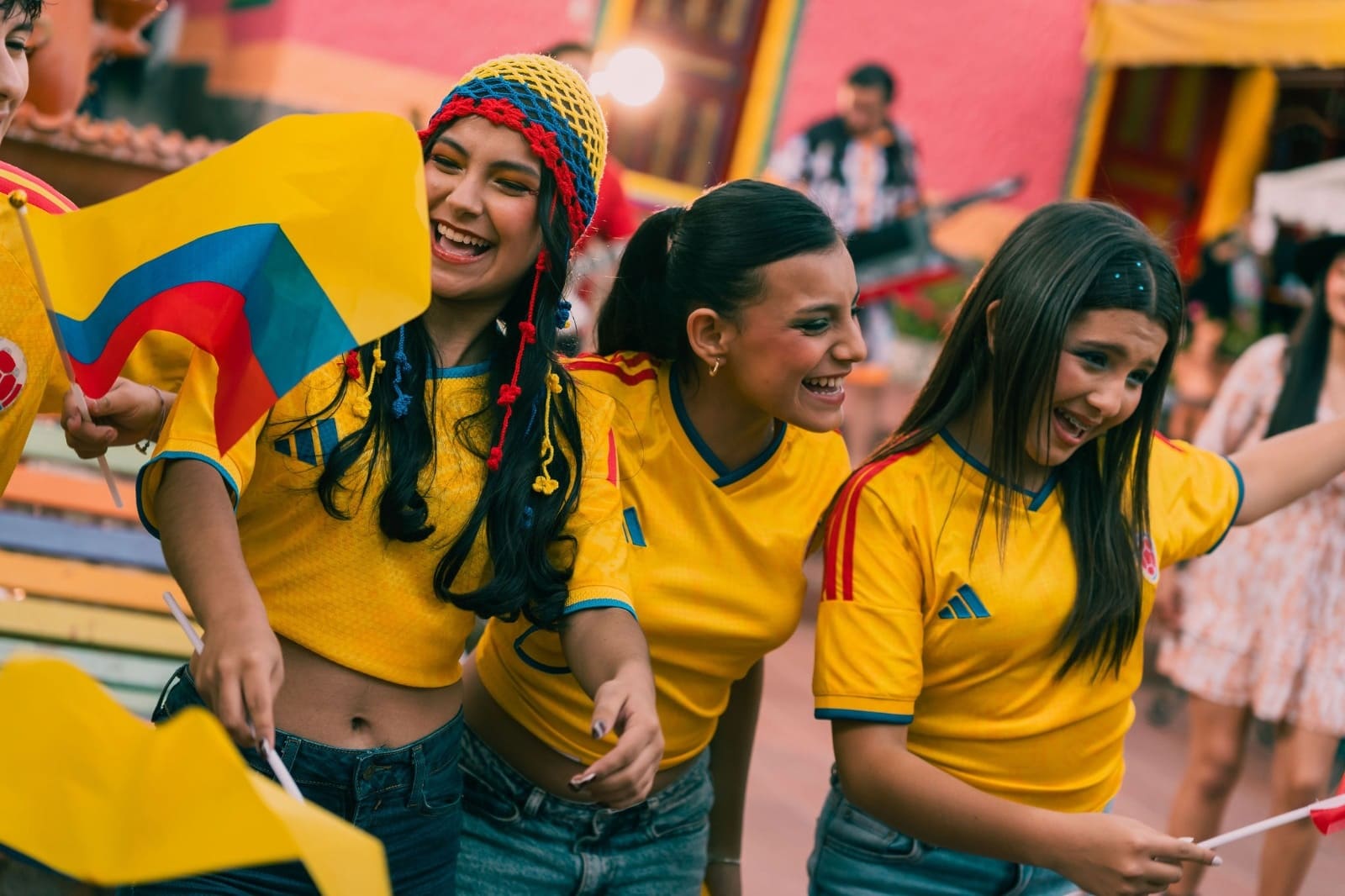Read more about the article UBanda y Requilates estrenan ‘Vivamos en Paz (Colombia)’