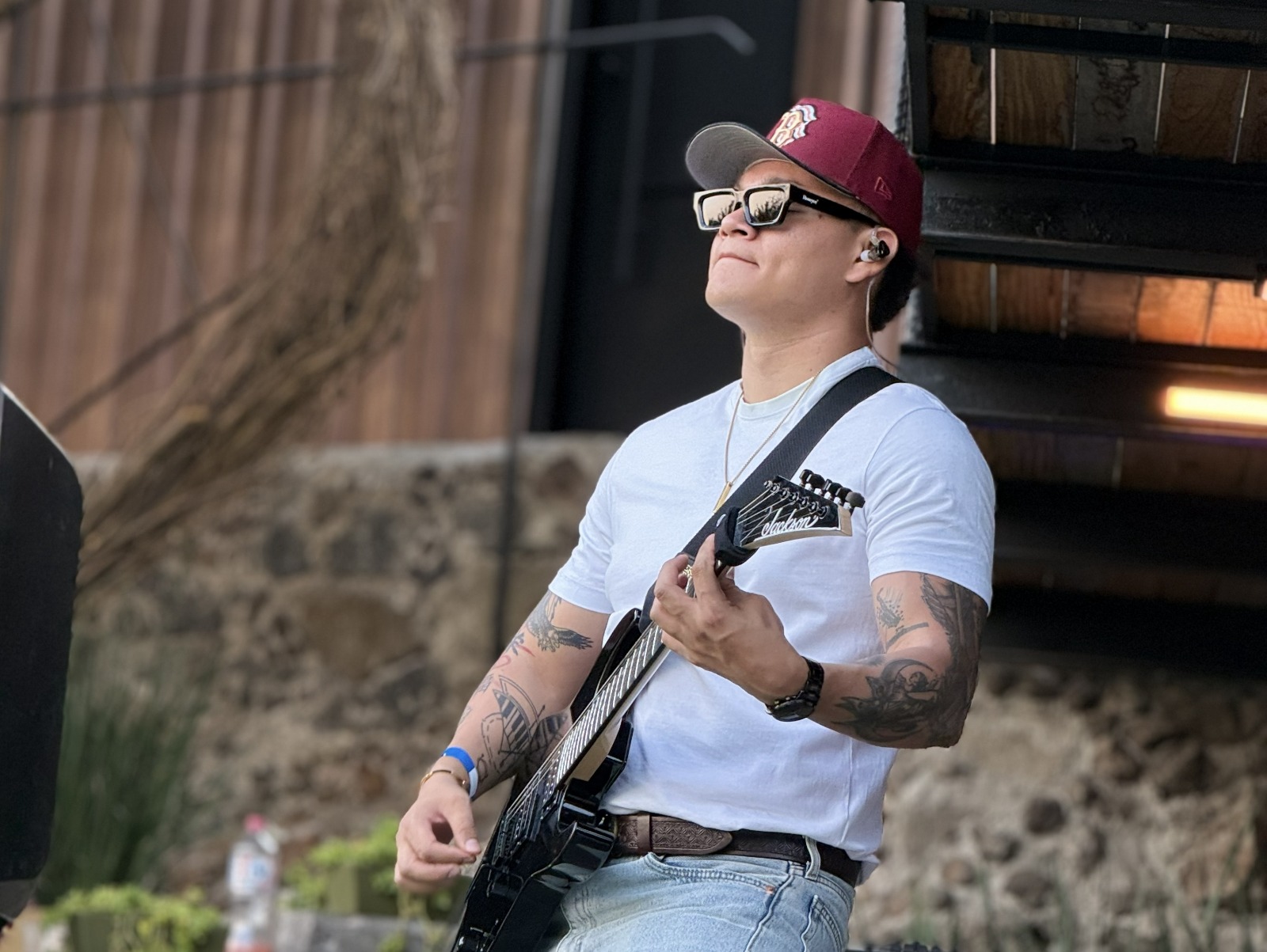 Read more about the article Inmigrantes Cósmicos presenta ‘Aterrizaje en vivo desde Villa Corona’
